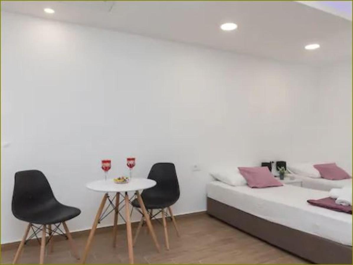 Dub Apartment *